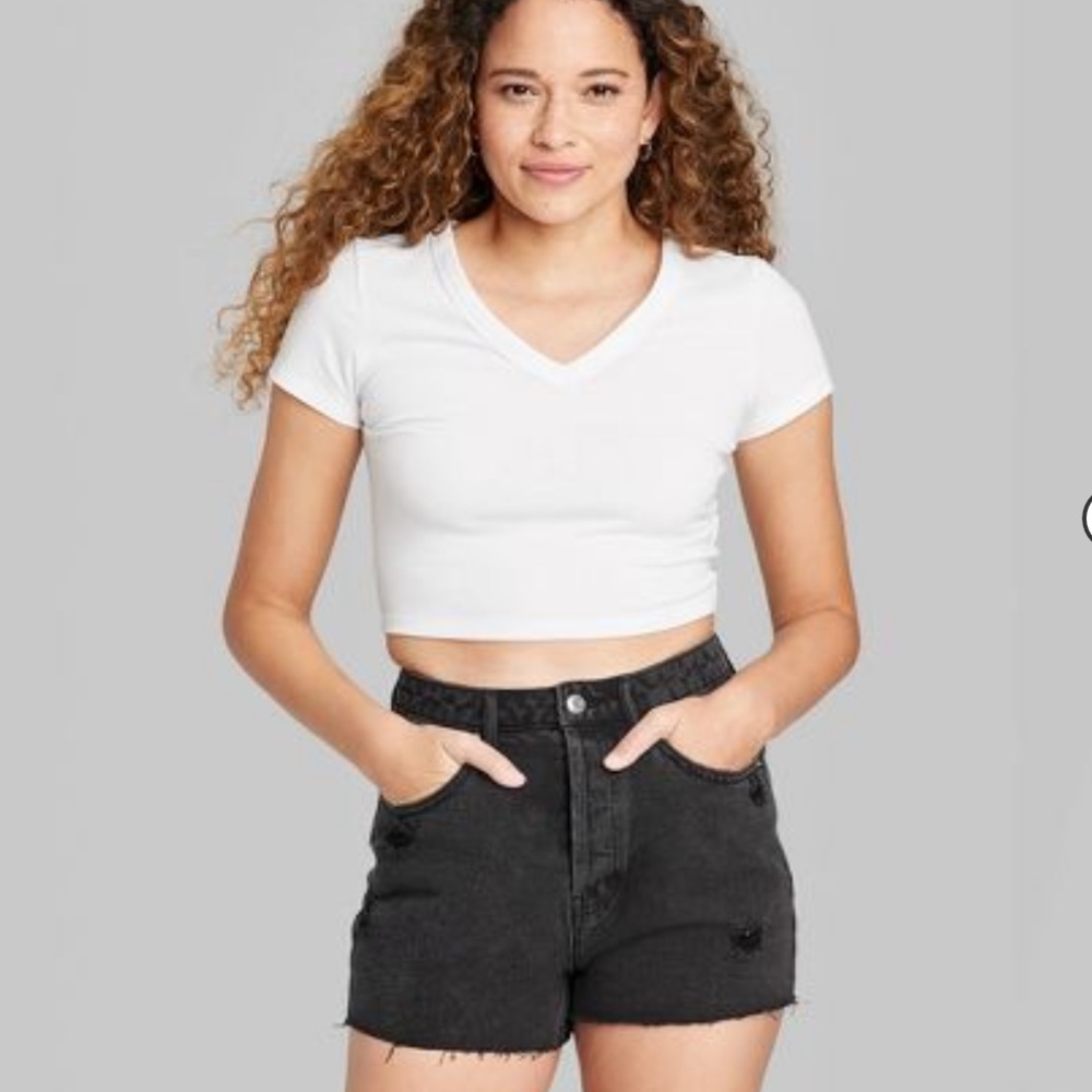 Wild Fable White crop NWT Size Large v neck short sleeve